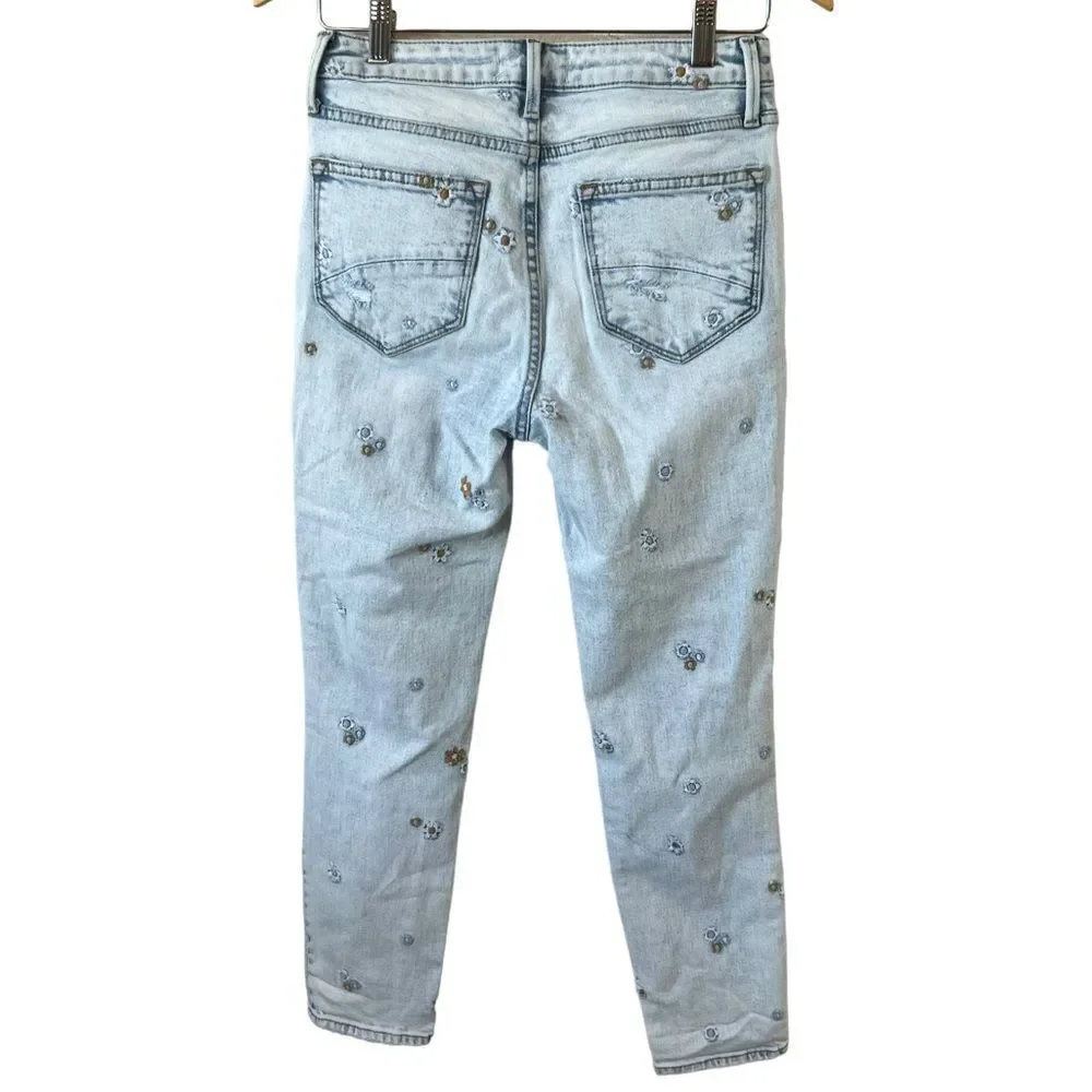 DRIFTWOOD Gizelle Distressed Floral Embroidered Ankle Jeans